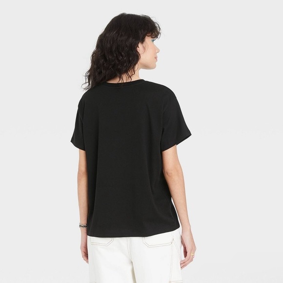 NWT✨ Women’s Minnie Mouse Tee - Picture 2 of 3